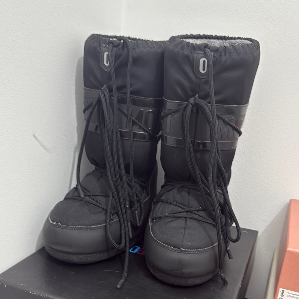 Moon Boot Black Lace Up Women's Boots